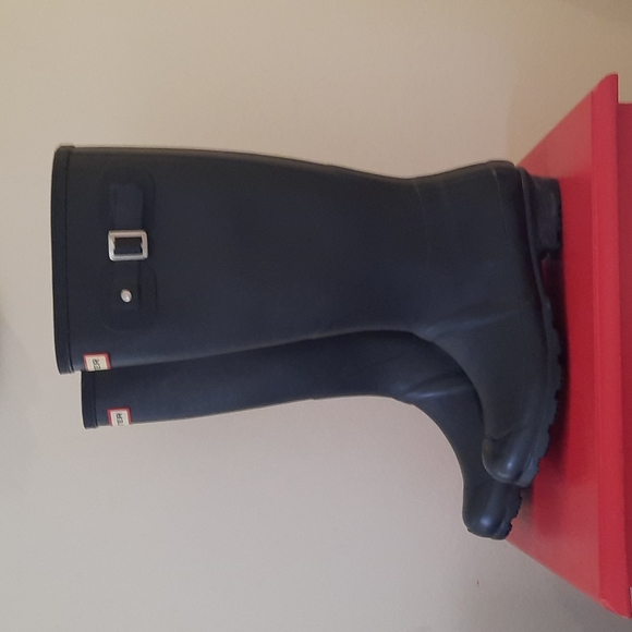 'Hunter' Style Tall Rain Boots - Picture 3 of 7